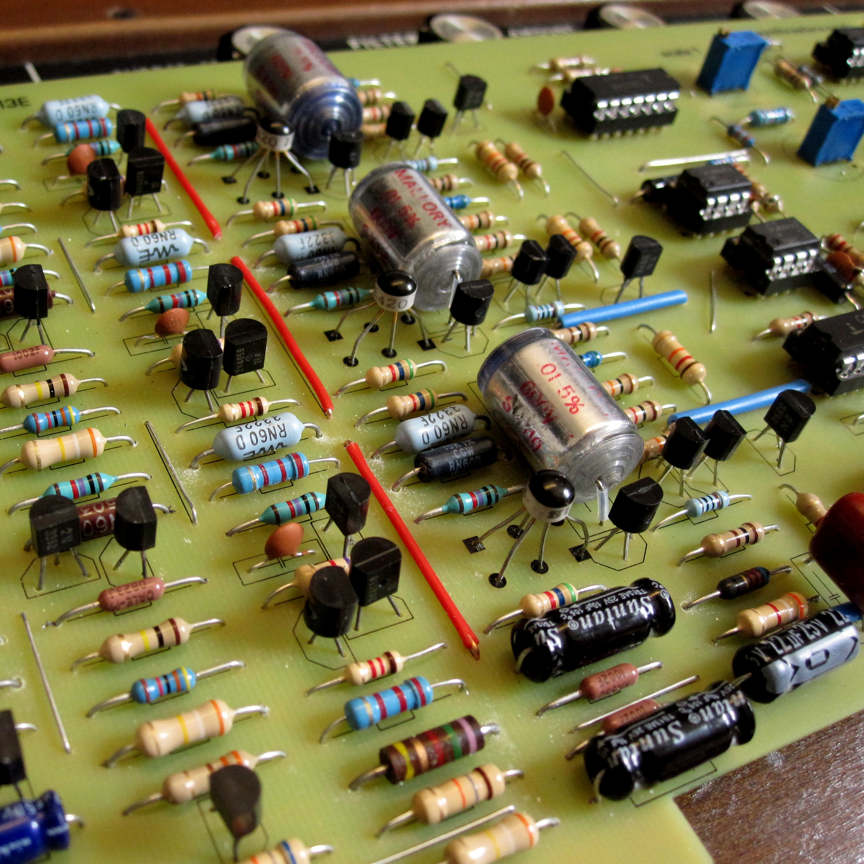 Minimoog circuits at Synth Restore